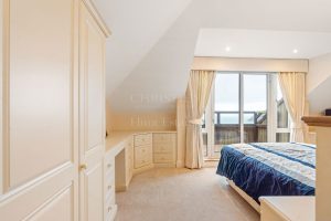 Penthouse Apartment Set in Picturesque Location with Sea Views