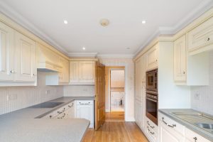 Penthouse Apartment Set in Picturesque Location with Sea Views