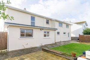 Spacious Detached Home with Versatile Living & Coastal Proximity