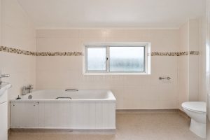 Spacious Detached Home with Versatile Living & Coastal Proximity