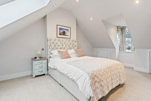 Large Family Home In Outstanding, Walk In Condition