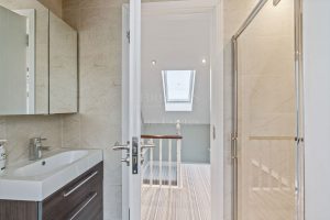 Large Family Home In Outstanding, Walk In Condition