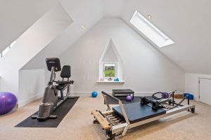 Large Family Home In Outstanding, Walk In Condition