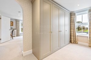 Large Family Home In Outstanding, Walk In Condition