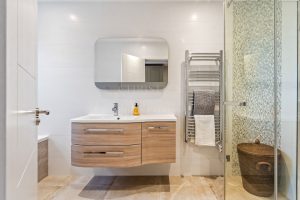 Large Family Home In Outstanding, Walk In Condition