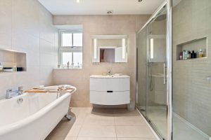 Large Family Home In Outstanding, Walk In Condition