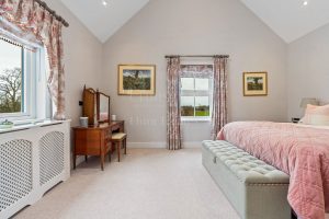 Large Family Home In Outstanding, Walk In Condition