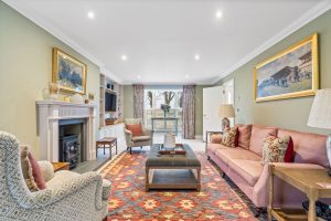 Large Family Home In Outstanding, Walk In Condition