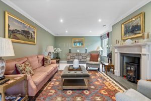 Large Family Home In Outstanding, Walk In Condition