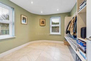 Large Family Home In Outstanding, Walk In Condition