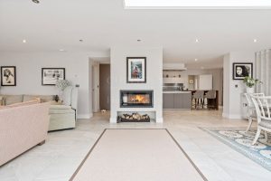 Large Family Home In Outstanding, Walk In Condition