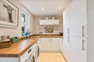 Large Family Home In Outstanding, Walk In Condition