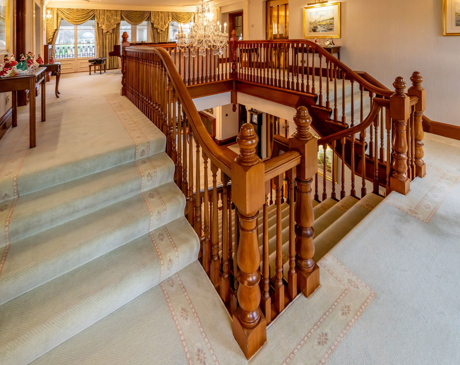 8 Bedroom Single Family Home/House's Image 31