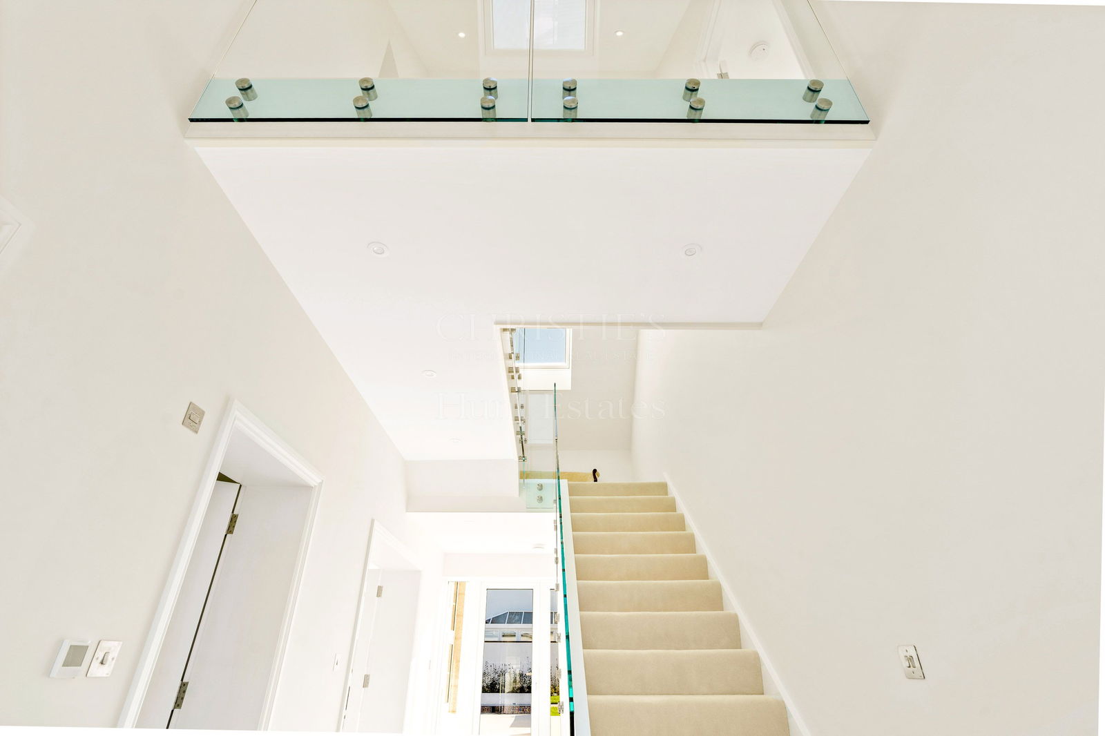 6 Bedroom Single Family Home/House's Image 34