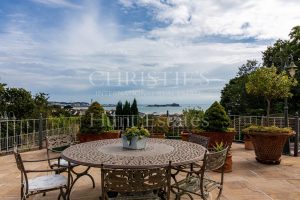 Large Family Property With Views To Elizabeth Castle