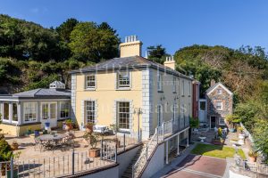 Large Family Property With Views To Elizabeth Castle