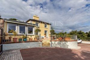 Large Family Property With Views To Elizabeth Castle