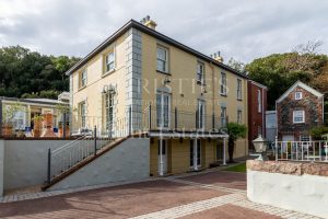 Large Family Property With Views To Elizabeth Castle