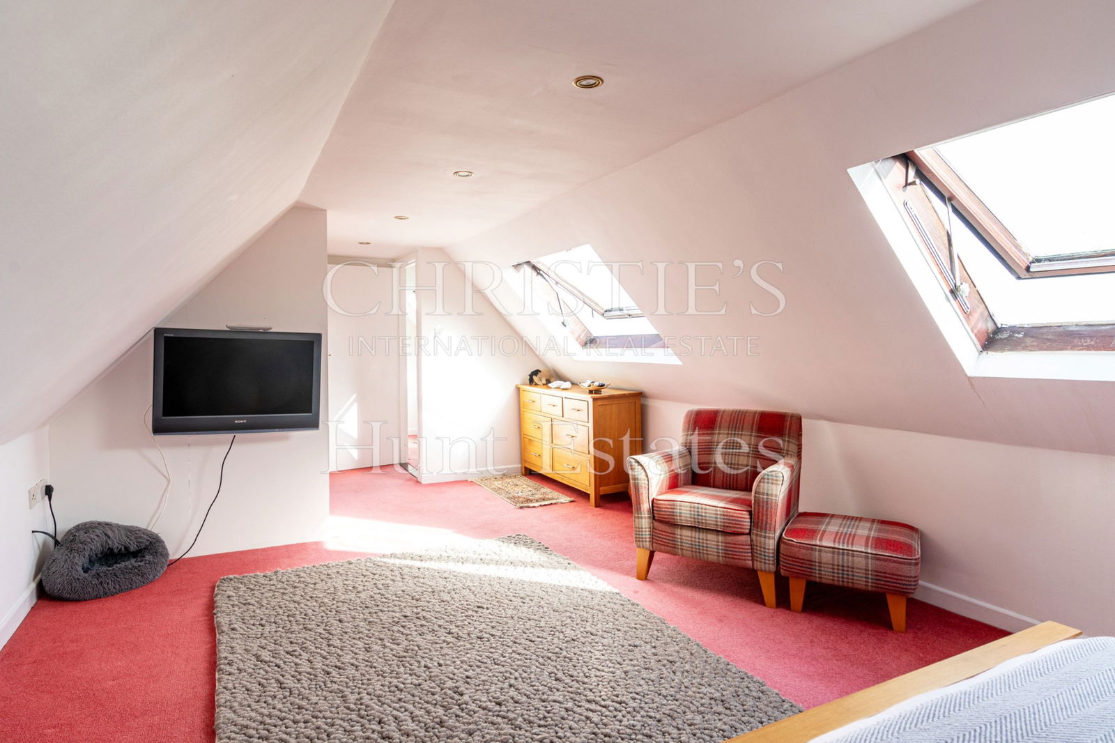 4 Bedroom Single Family Home/House's Image 15