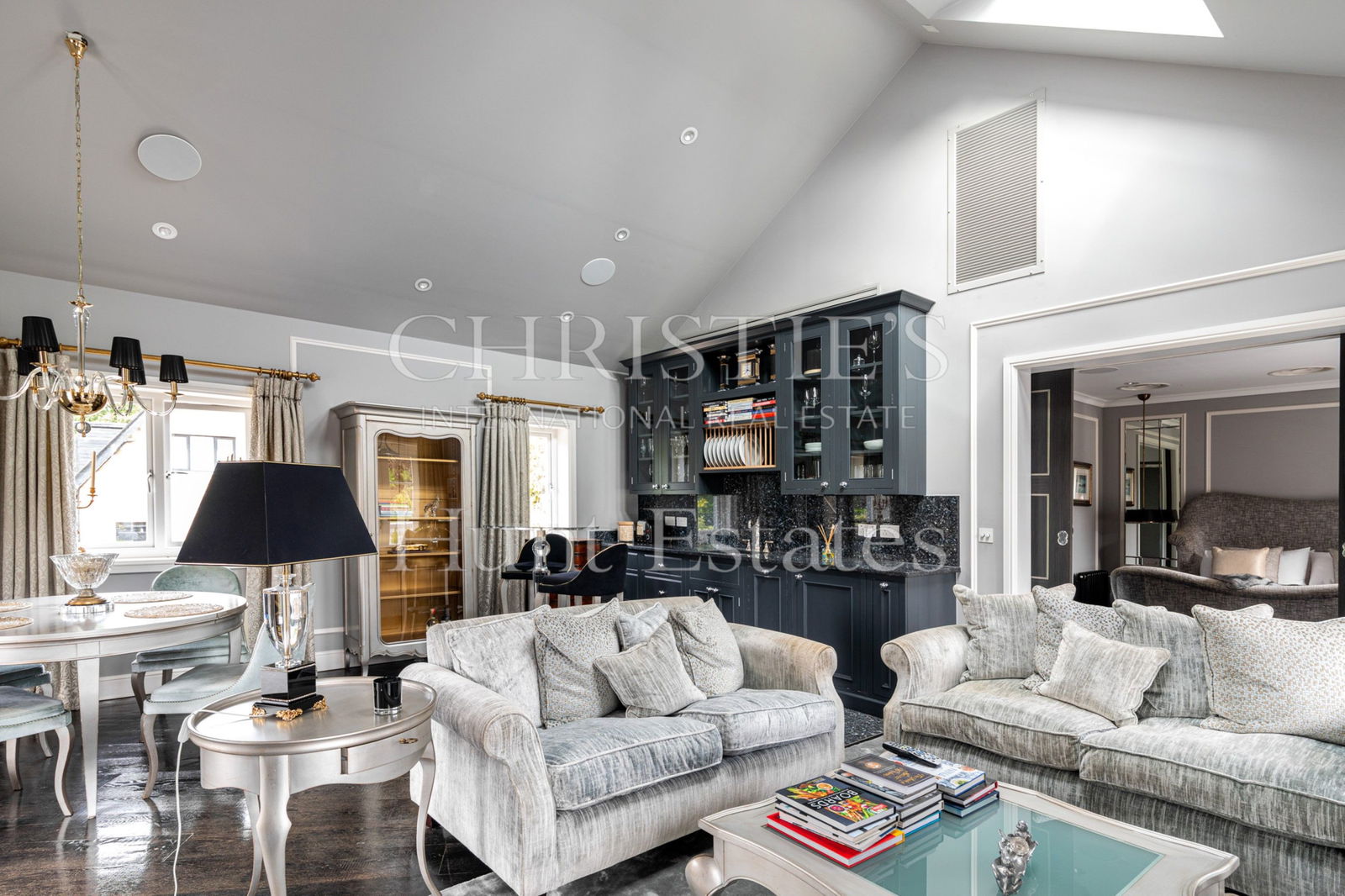 8 Bedroom Single Family Home/House's Image 35