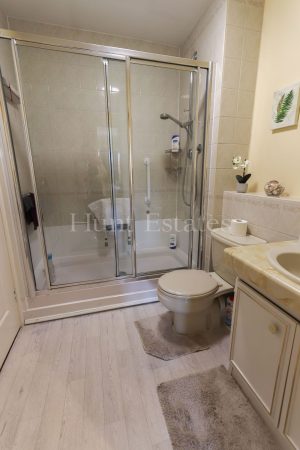 OVER 50&rsquo;S PURPOSE BUILT ONE BED APARTMENT