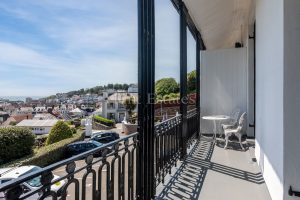 Regency One-Bedroom Apartment with Panoramic Views