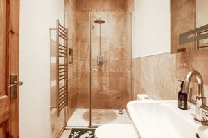 Regency One-Bedroom Apartment with Panoramic Views