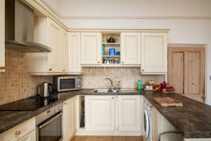 Regency One-Bedroom Apartment with Panoramic Views