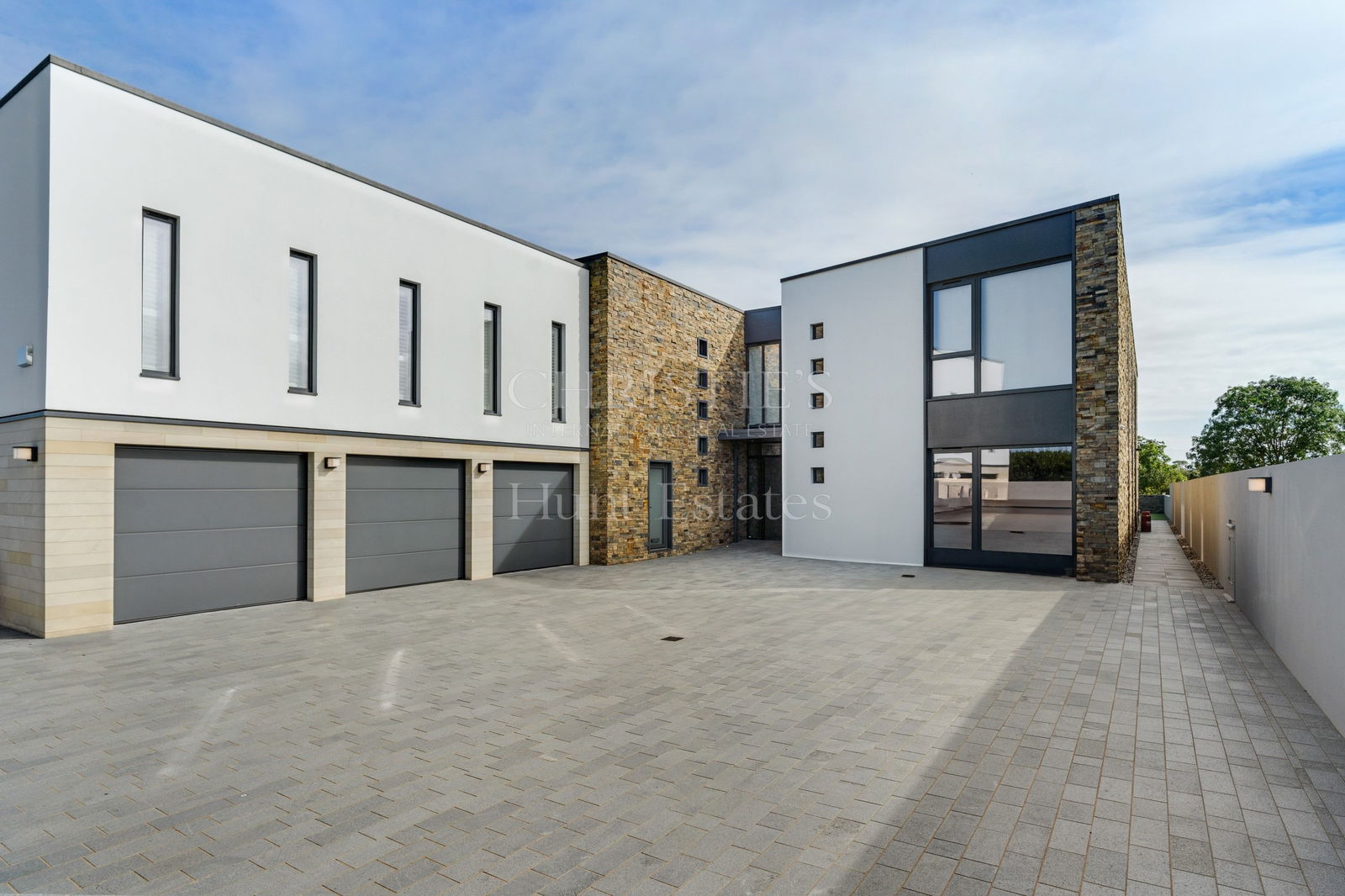5 Bedroom Single Family Home/House's Image 42
