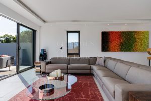 Luxurious Modern Home in Private Setting with Sea Views