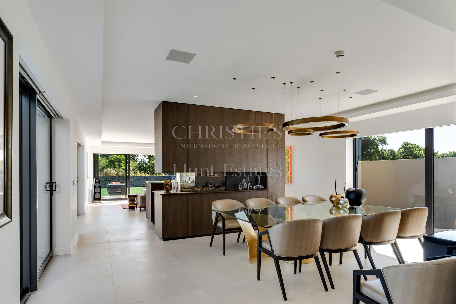 5 Bedroom Single Family Home/House's Image 9