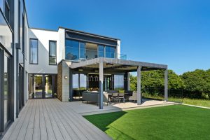 Luxurious Modern Home in Private Setting with Sea Views