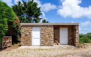 Detached Bungalow In Quiet Location With Field, Stable And Multipurpose Storage