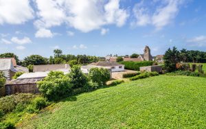 Detached Bungalow In Quiet Location With Field, Stable And Multipurpose Storage