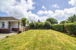 Detached Bungalow In Quiet Location With Field, Stable And Multipurpose Storage