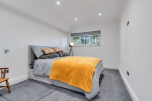 COUNTRY HOME WITH GATED ENTRANCE, GARDEN AND POOL