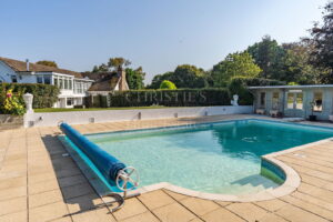 COUNTRY HOME WITH GATED ENTRANCE, GARDEN AND POOL
