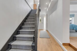 COUNTRY HOME WITH GATED ENTRANCE, GARDEN AND POOL