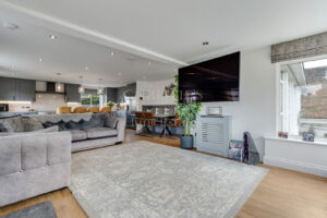 COUNTRY HOME WITH GATED ENTRANCE, GARDEN AND POOL