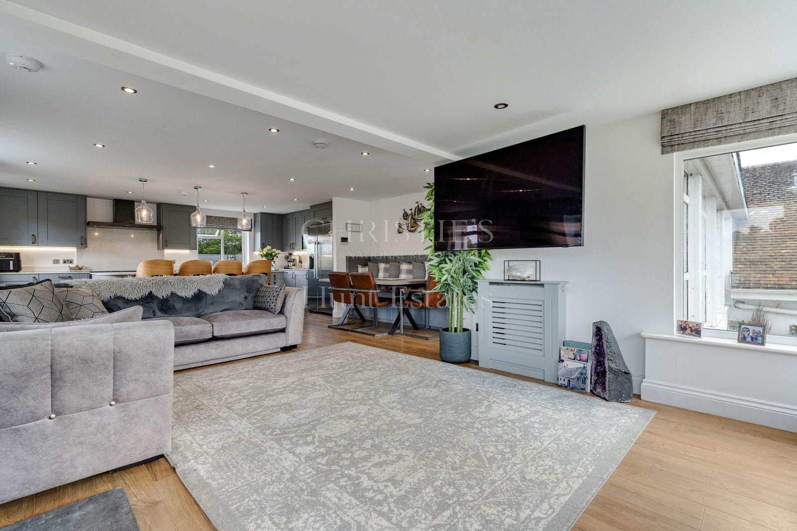 4 Bedroom Single Family Home/House's Image 11