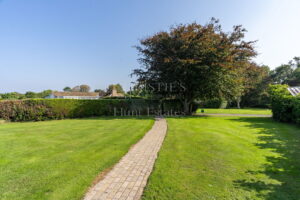 COUNTRY HOME WITH GATED ENTRANCE, GARDEN AND POOL
