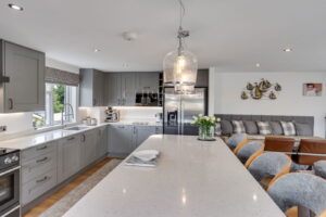 COUNTRY HOME WITH GATED ENTRANCE, GARDEN AND POOL