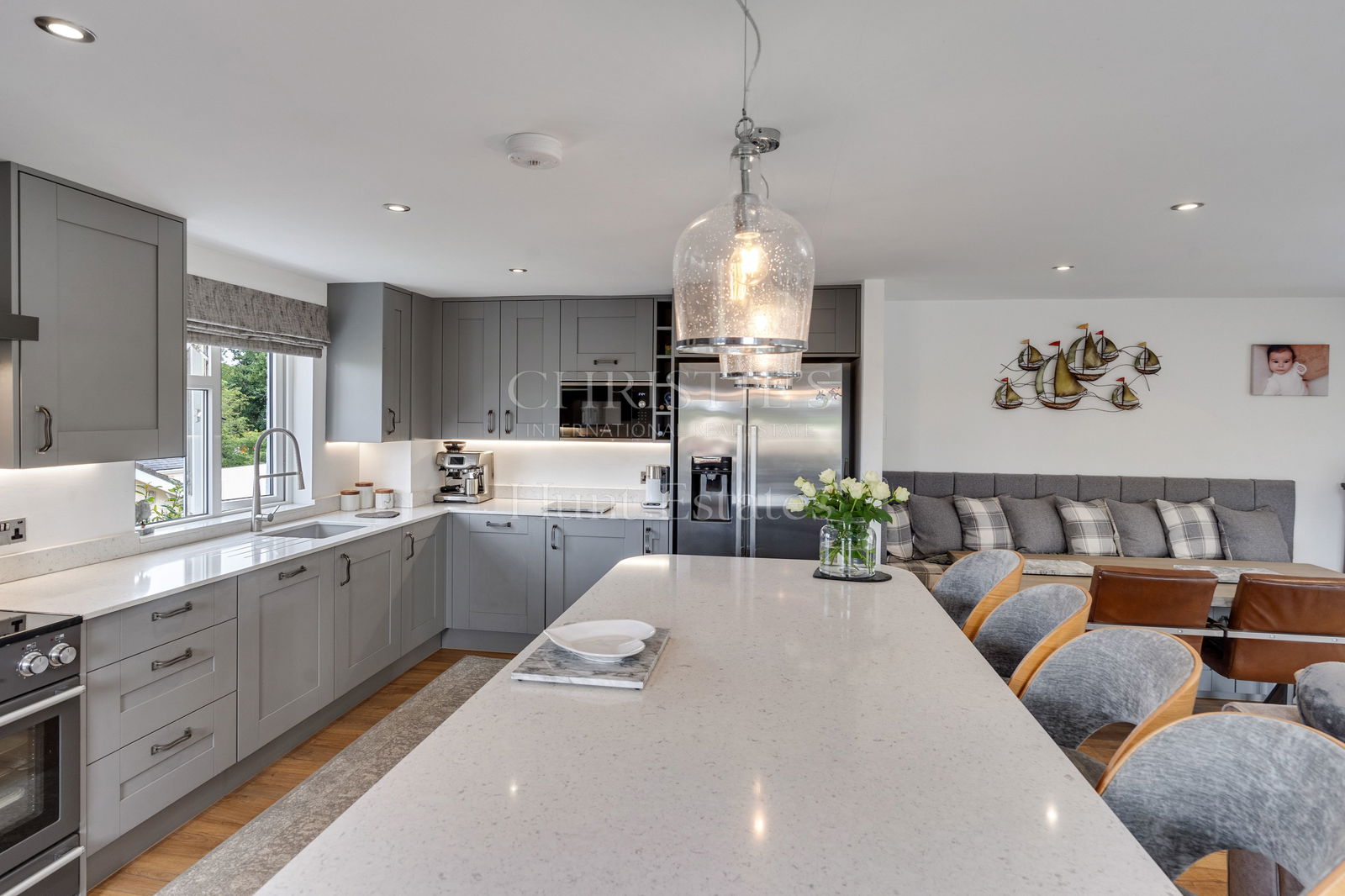 4 Bedroom Single Family Home/House's Image 4