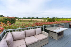 COUNTRY HOME WITH GATED ENTRANCE, GARDEN AND POOL