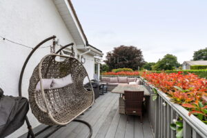 COUNTRY HOME WITH GATED ENTRANCE, GARDEN AND POOL