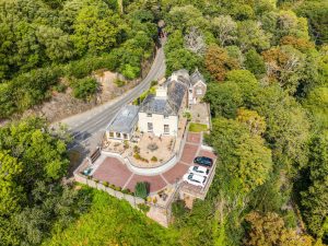 Large Family Property With Views To Elizabeth Castle