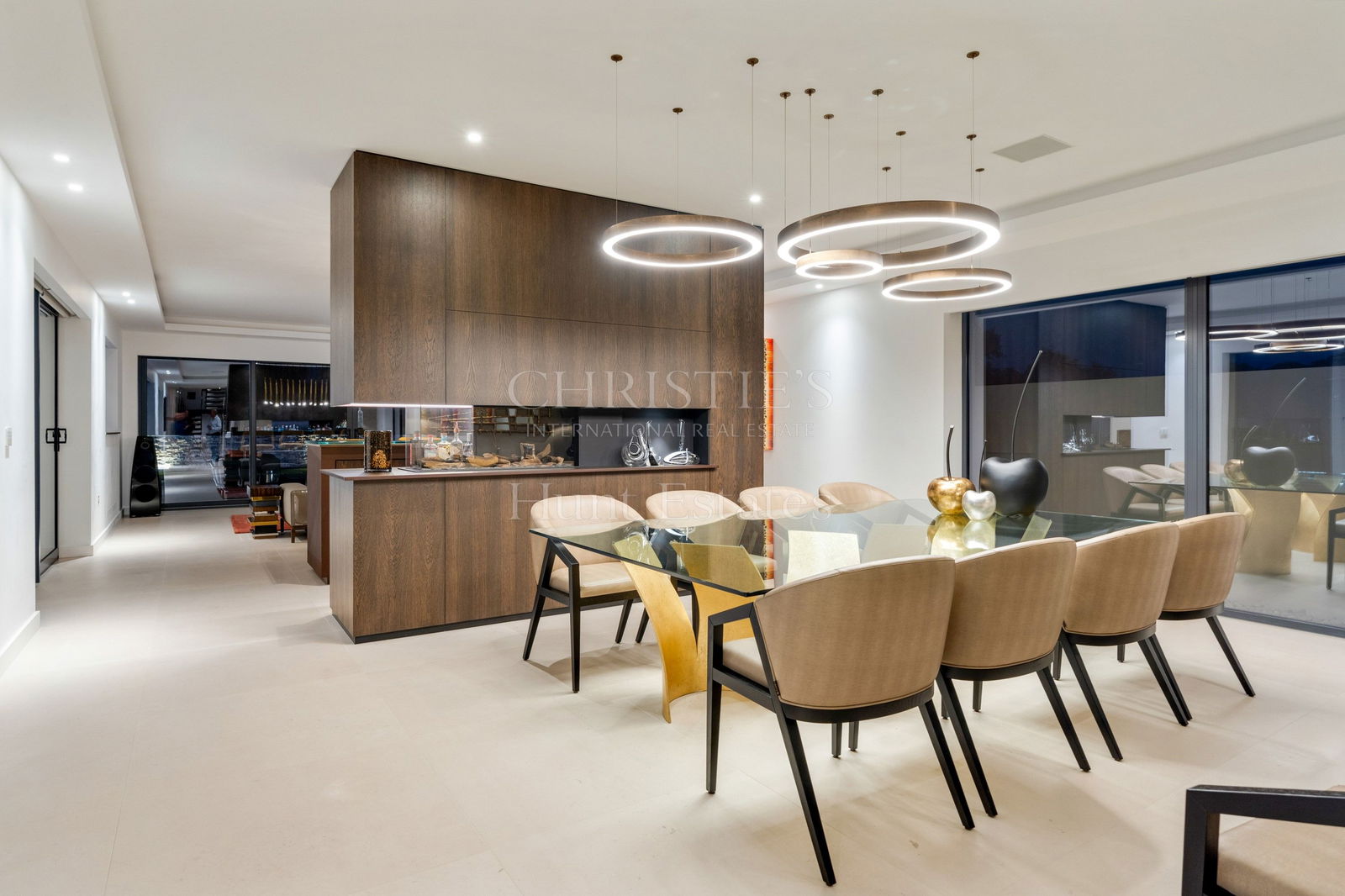 5 Bedroom Single Family Home/House's Image 10