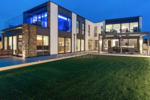 Luxurious Modern Home in Private Setting with Sea Views