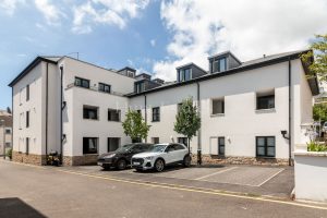 Stylish Modern Two Bedroom Apartment In Town