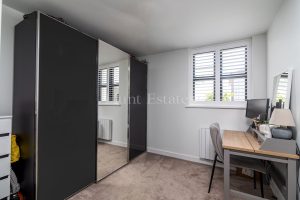 Stylish Modern Two Bedroom Apartment In Town